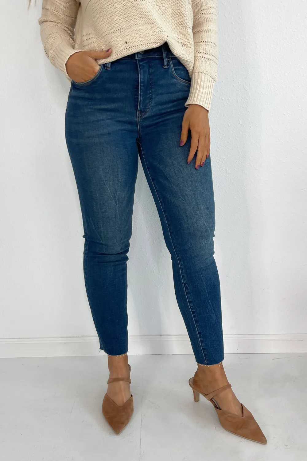 Charlize HR Cigarette Leg Raw Hem