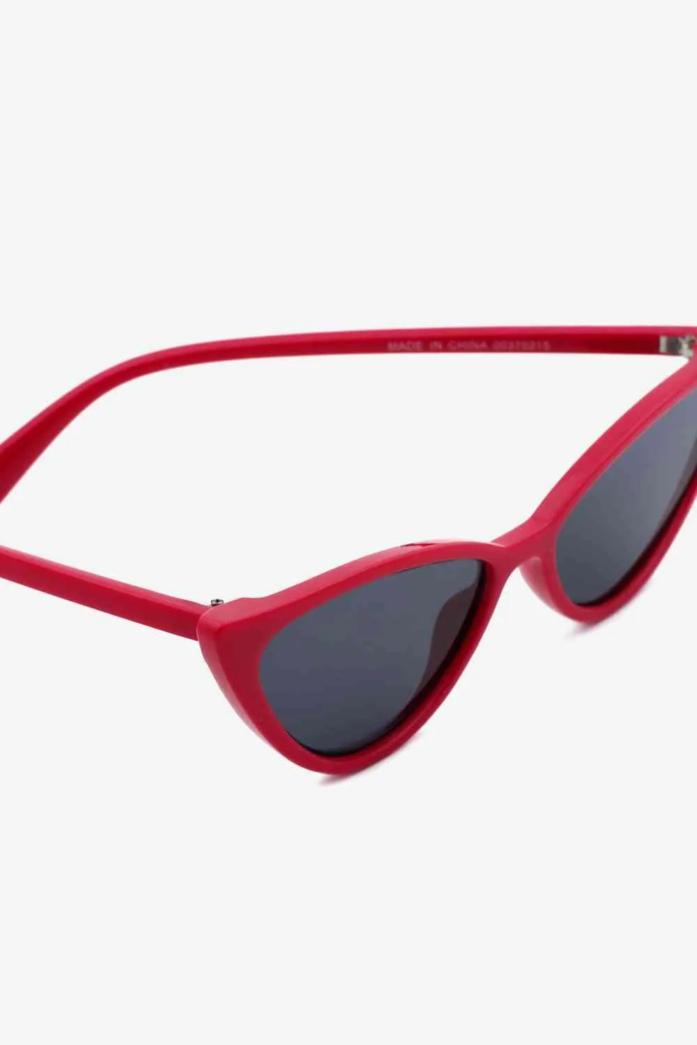 Chic Polycarbonate Cat-Eye Shades