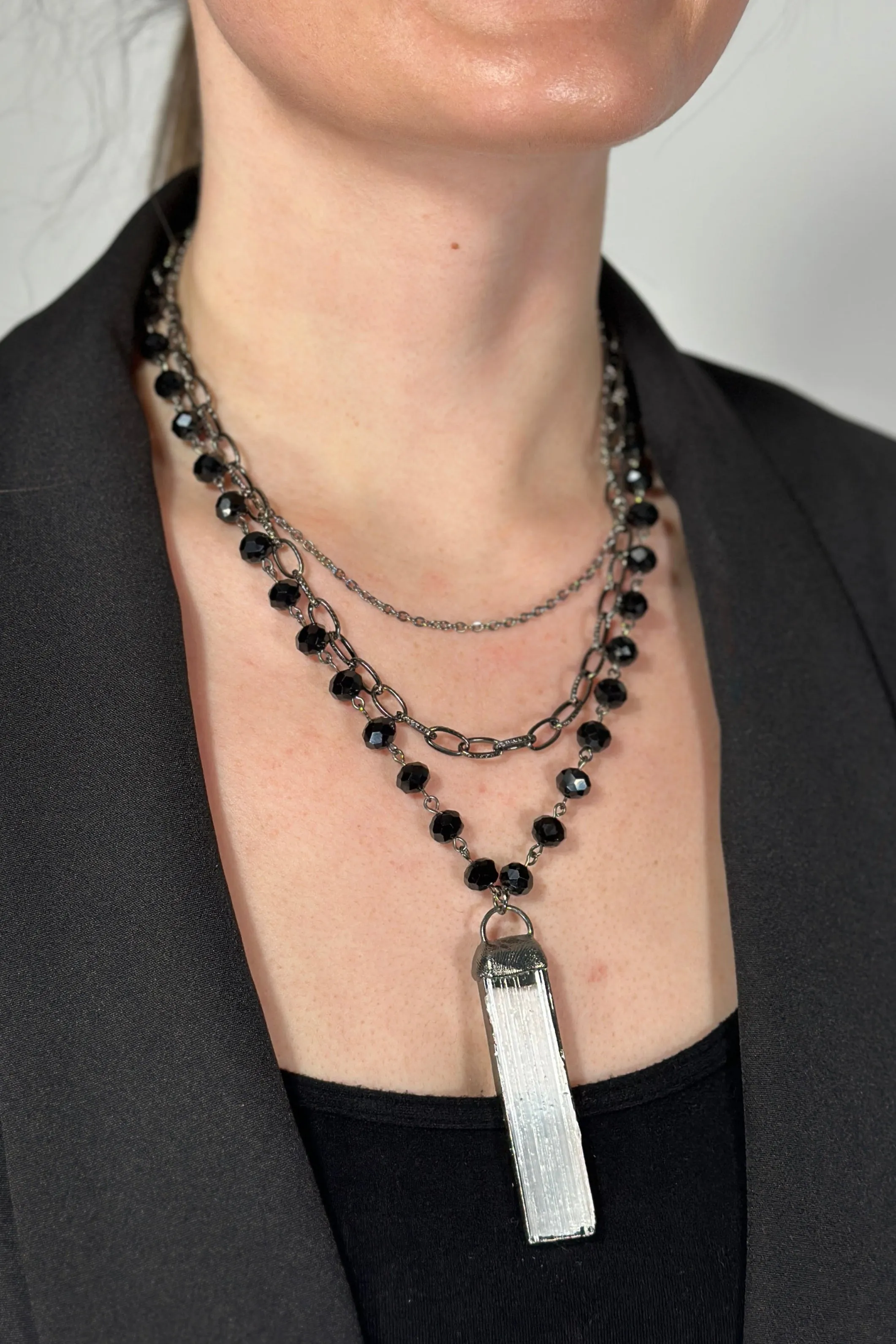 Crystal Stone Pendant Necklace - Black