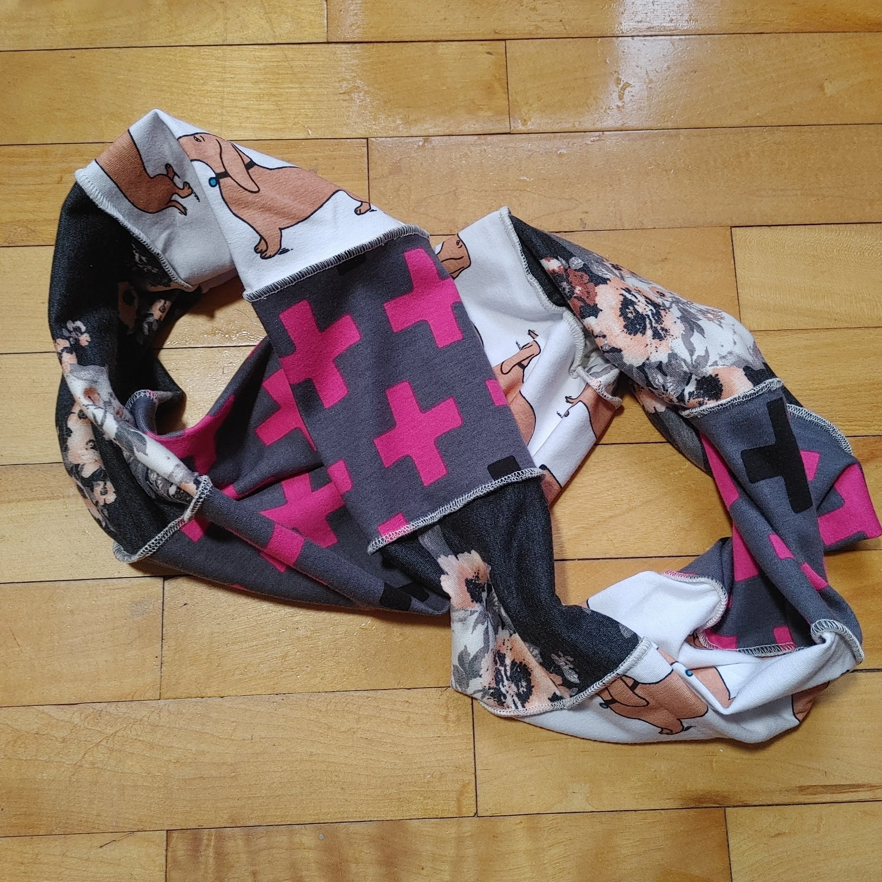 Dogs/Cow Skull/Plus Infinity Scarf