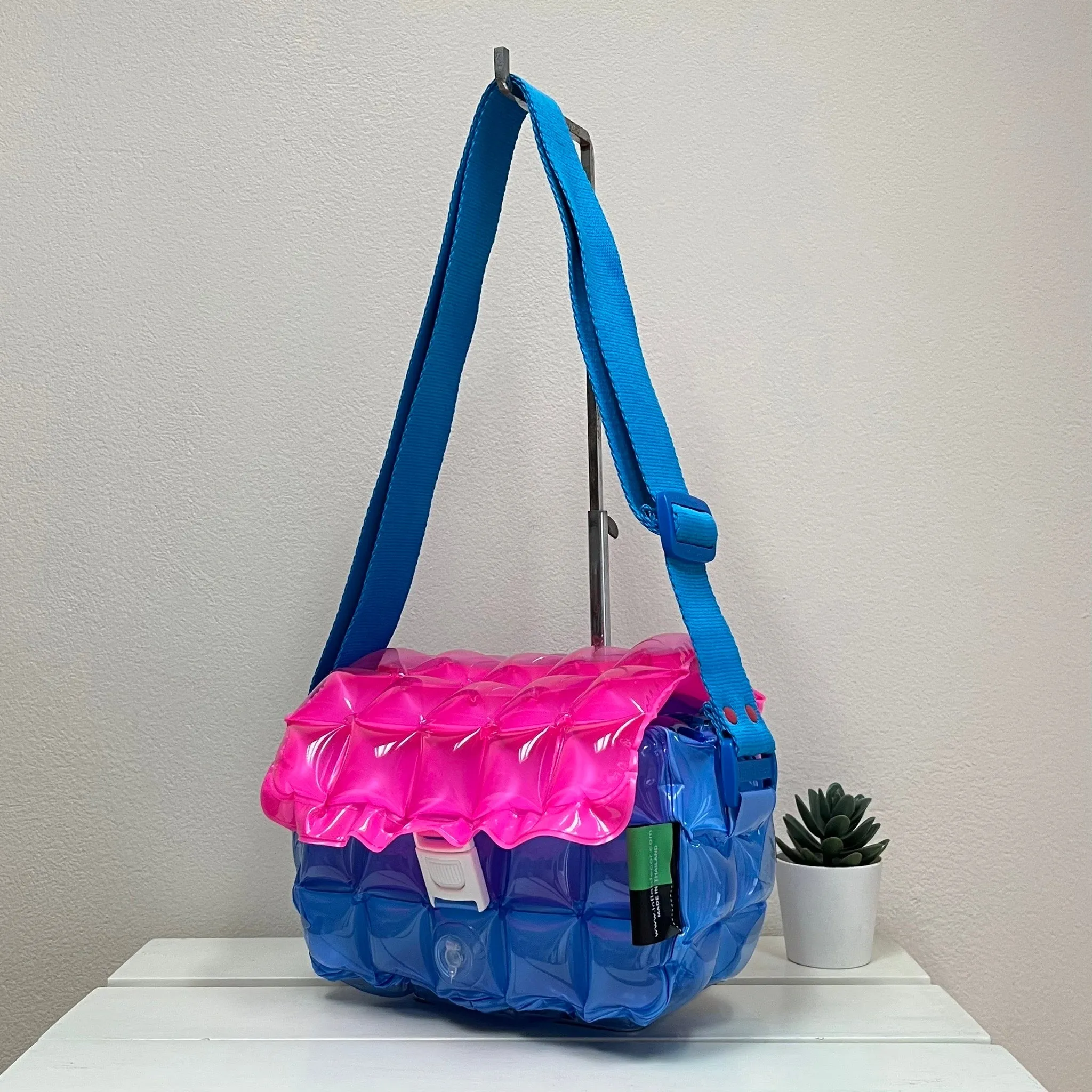 Inflatable Diamond Postman Tote - Trendy Two Tone