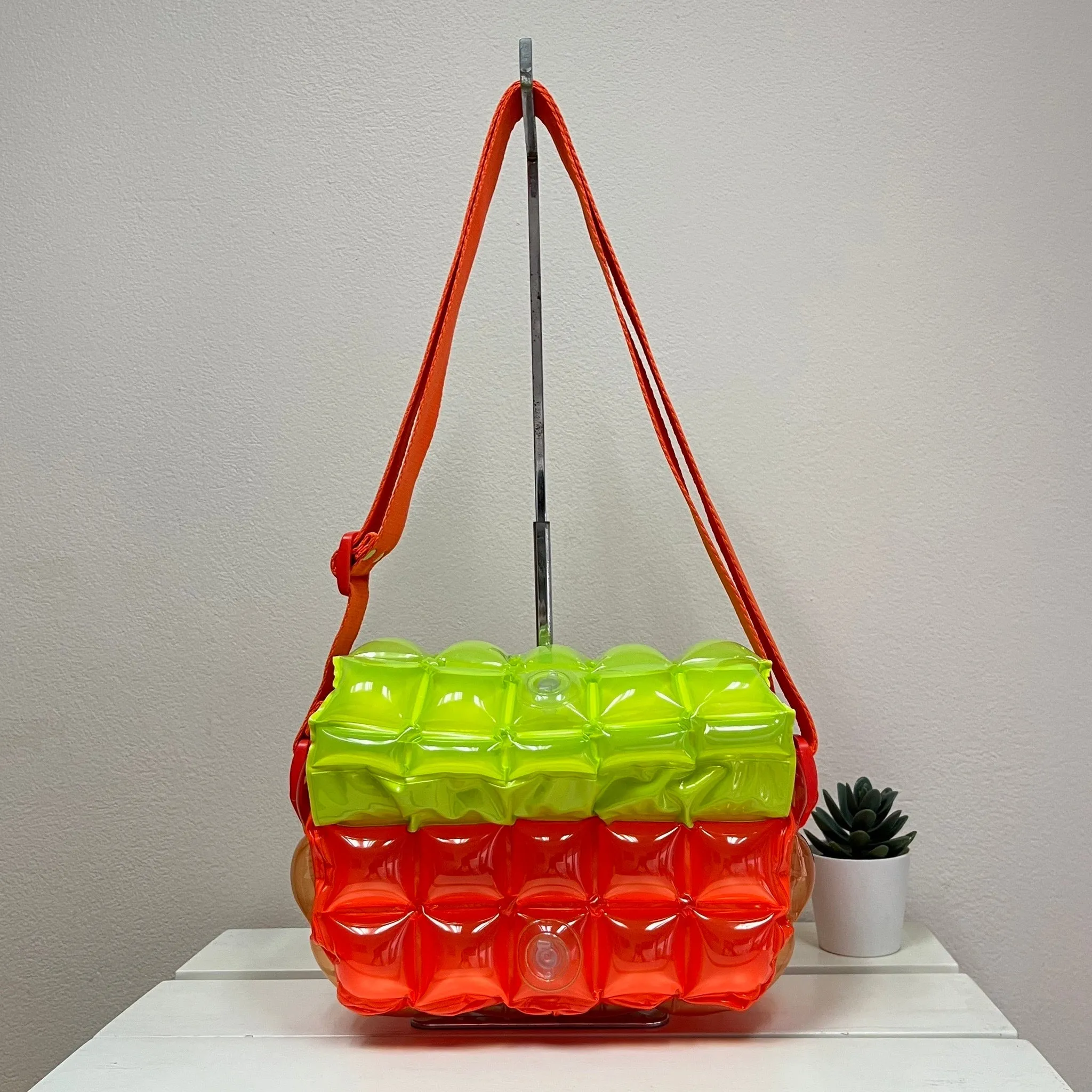 Inflatable Diamond Postman Tote - Trendy Two Tone
