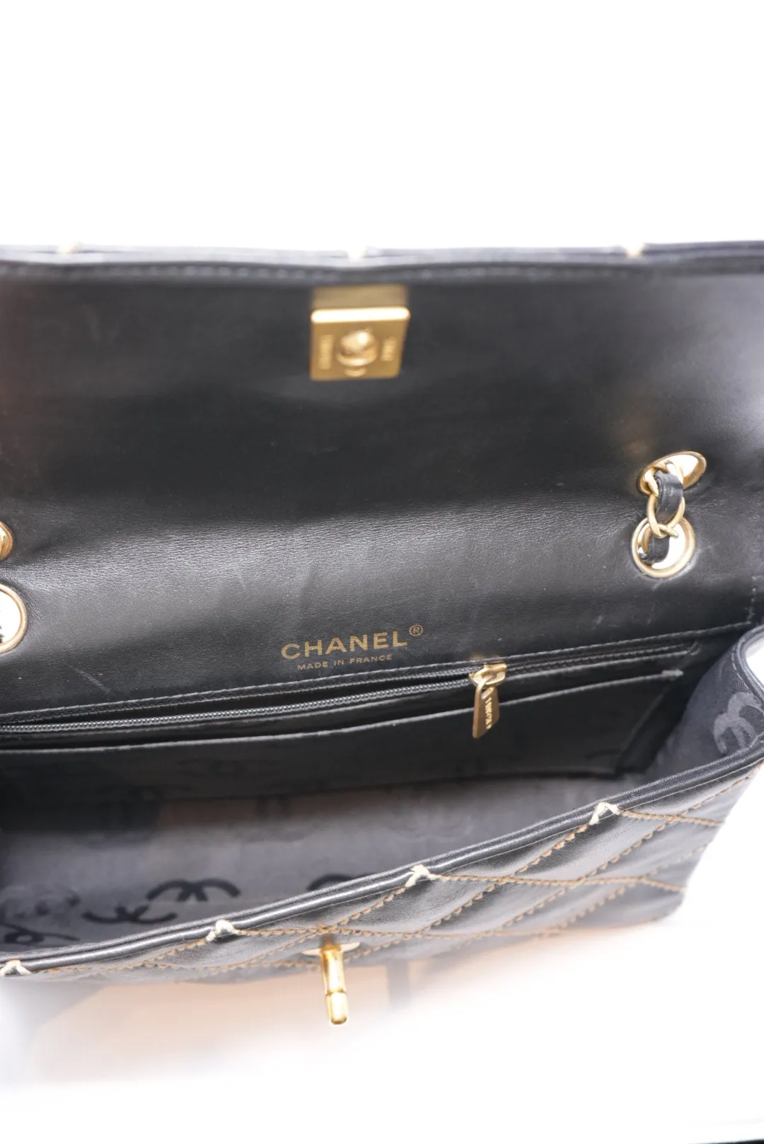 Pre-Owned CHANEL Wild Stitch Shoulder Bag Black 2003-2004