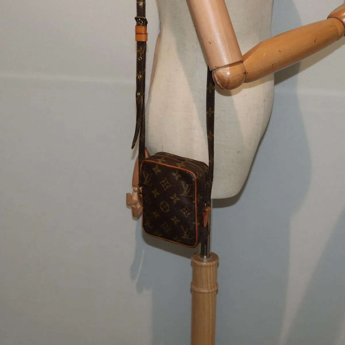 Trendy Inspired Louis Vuitton Monogram Mini Danube Shoulder Bag M45268 Lv Auth Mr426